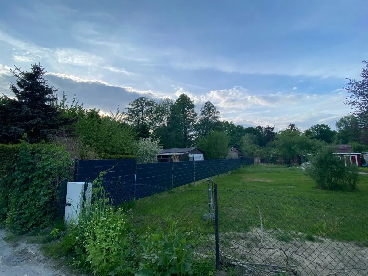 Grundstück in 14532 Kleinmachnow: Traumhaftes Grundstück mit Bungalow zu verkaufen