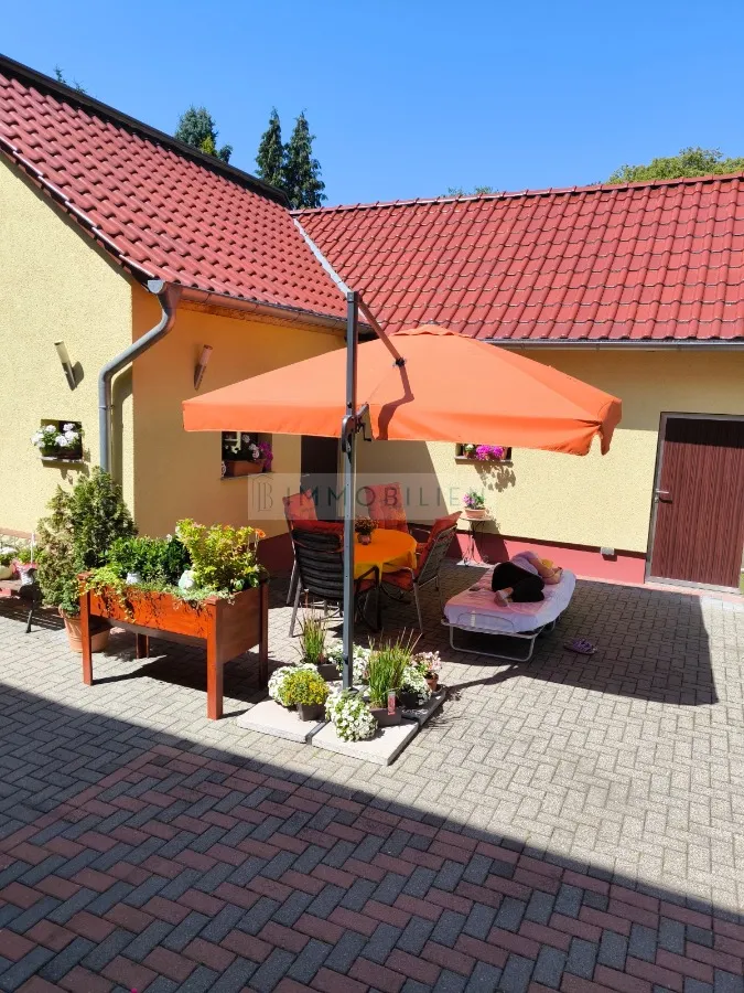 Haus in 39393 Hötensleben: Mehrfamilienhaus in Hötensleben zu verkaufen.