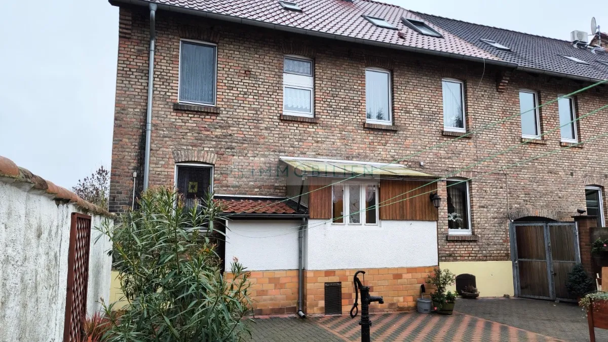 Haus in 39393 Hötensleben: Mehrfamilienhaus in Hötensleben zu verkaufen.