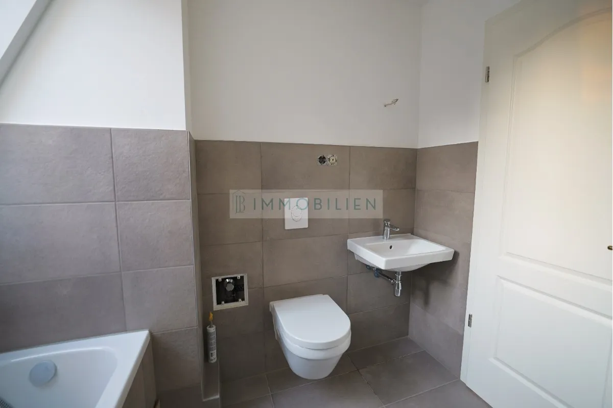 Wohnung in 12307 Berlin: Kernsanierte 4 Zimmerwohnung in Berlin-Lichtenrade zu verkaufen!