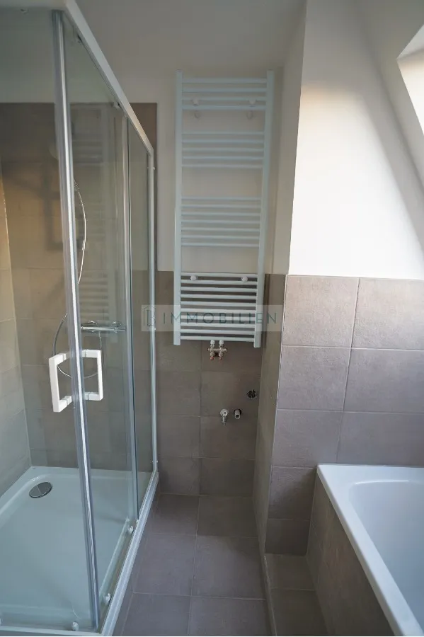 Wohnung in 12307 Berlin: Kernsanierte 4 Zimmerwohnung in Berlin-Lichtenrade zu verkaufen!