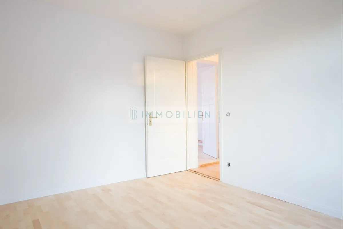 Wohnung in 12307 Berlin: Kernsanierte 4 Zimmerwohnung in Berlin-Lichtenrade zu verkaufen!