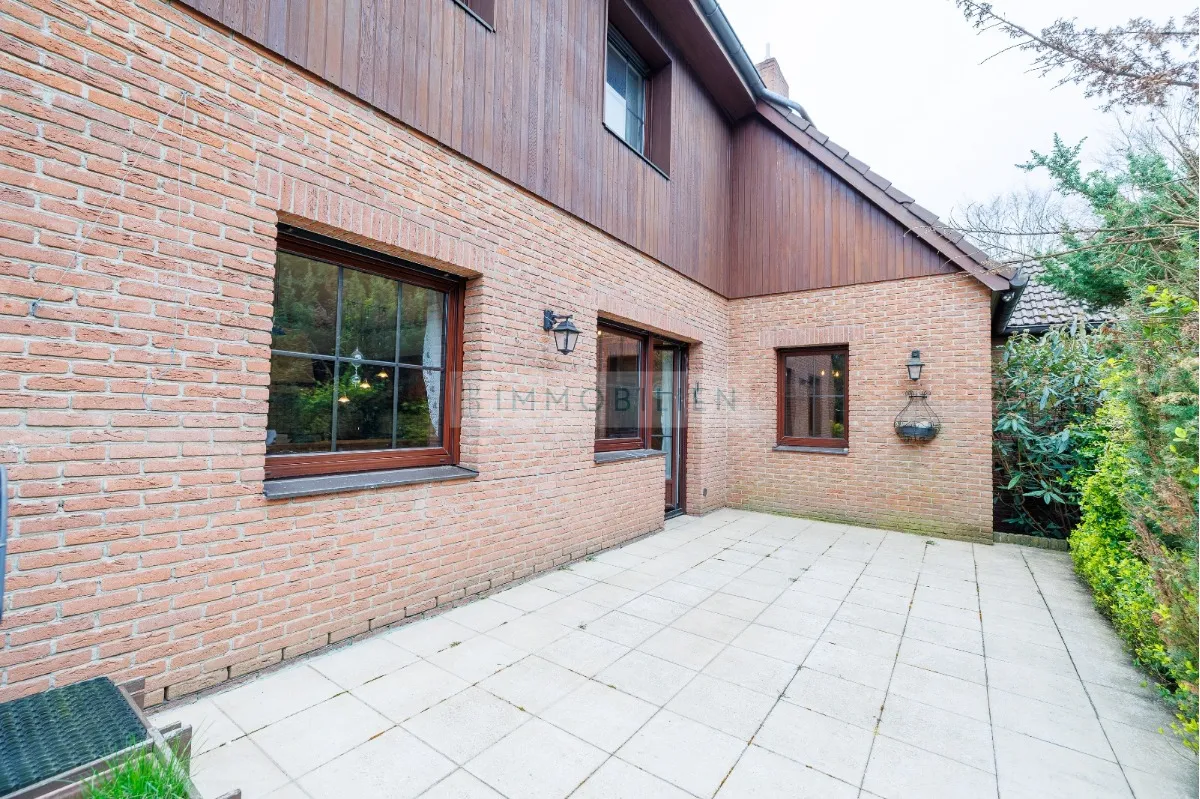 Haus in 13503 Berlin: Einfamilienhaus in Berlin zu verkaufen.