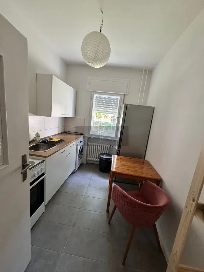 Wohnung in Berlin: 2 Zimmer Erdgeschosswohnung in Berlin zu vermieten.